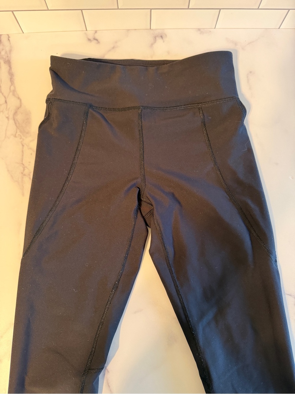 Old Navy Active PowerSoft high-rise leggings in black, girls size Large (10–12).